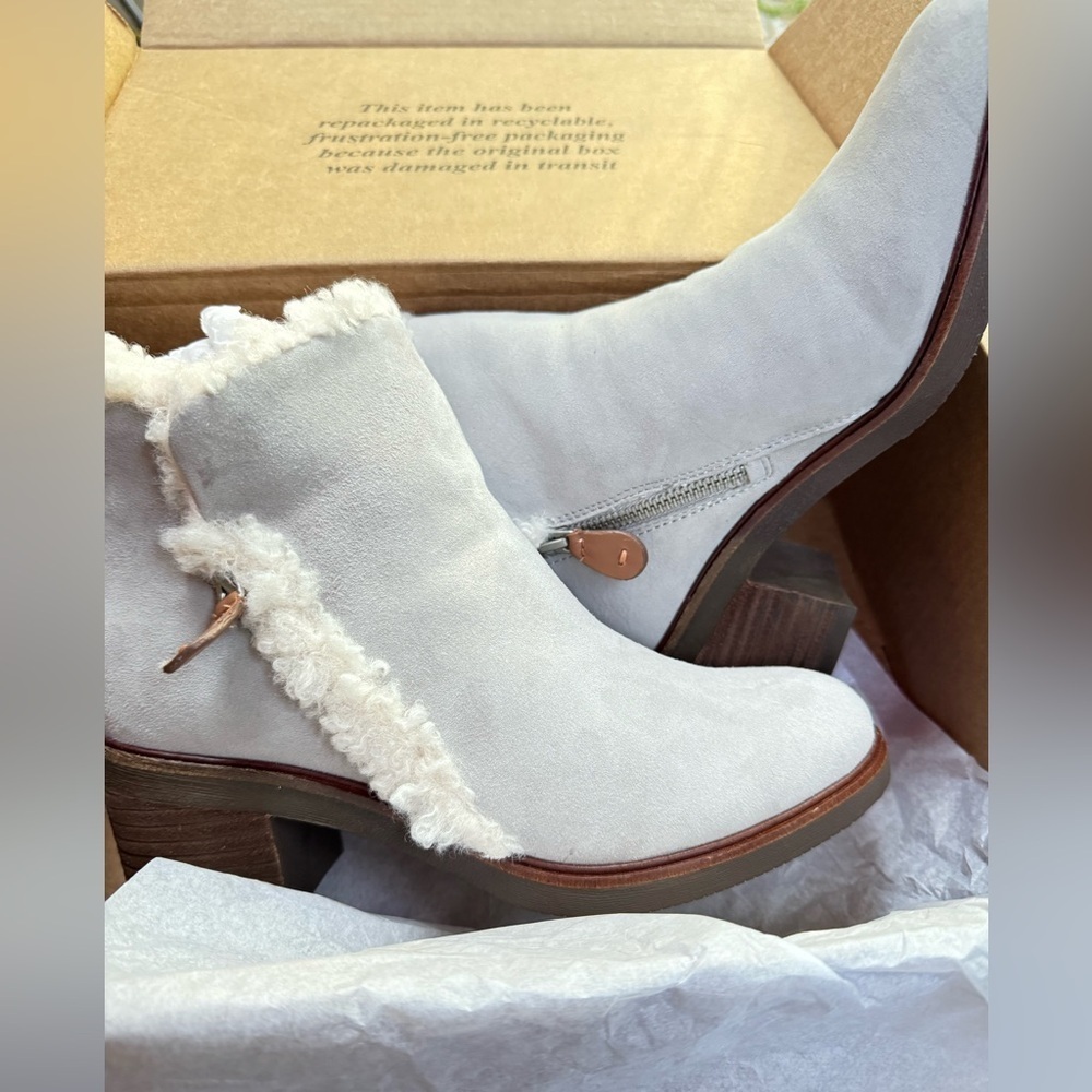 Gentle Souls by Kenneth Cole Women's Women's Best 65MM Zip Cozy Boot, 7 NWT - Picture 2 of 9